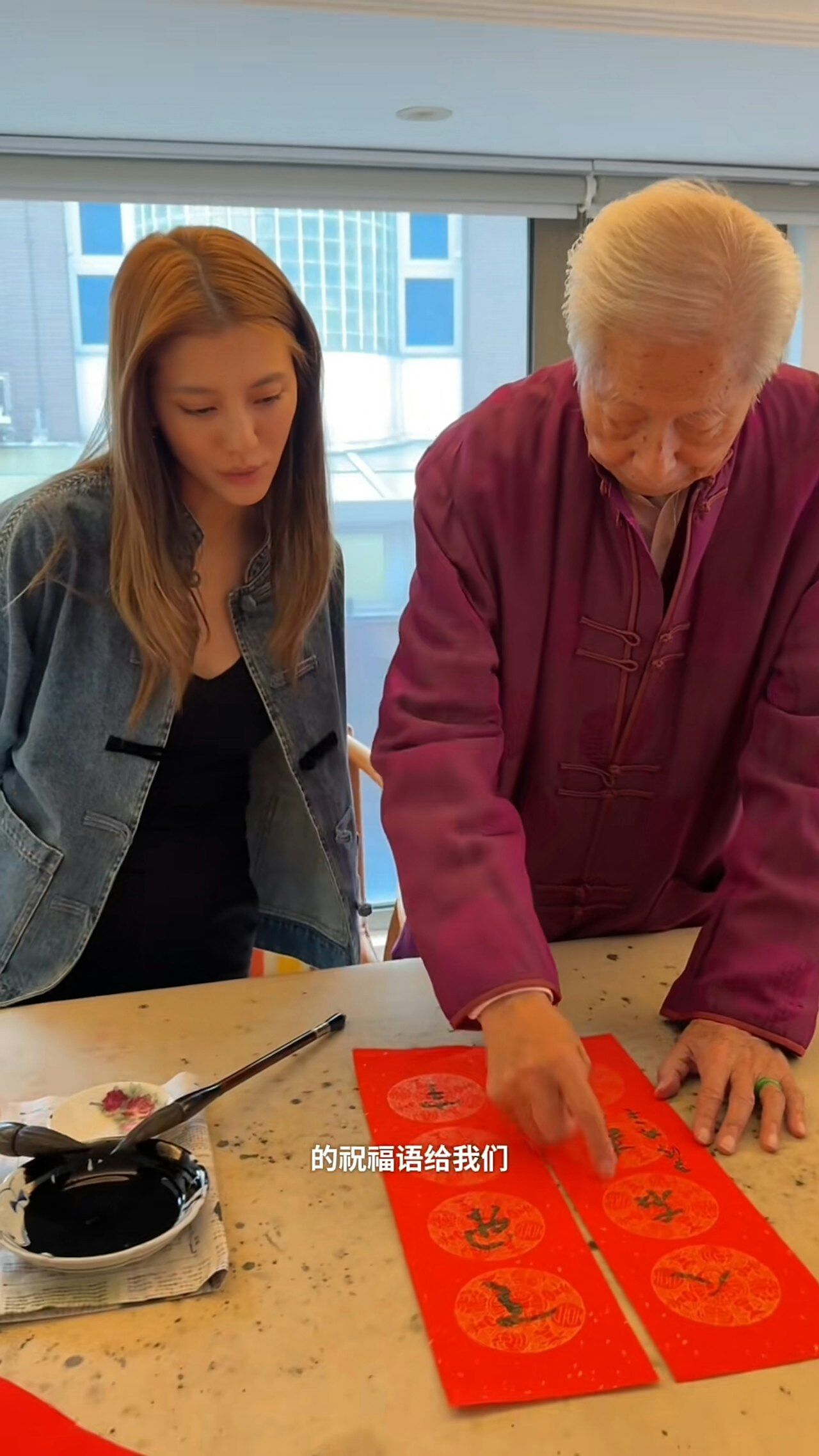 ▲吳千語、施伯雄婚後感情甜蜜。（圖／翻攝自吳千語IG）