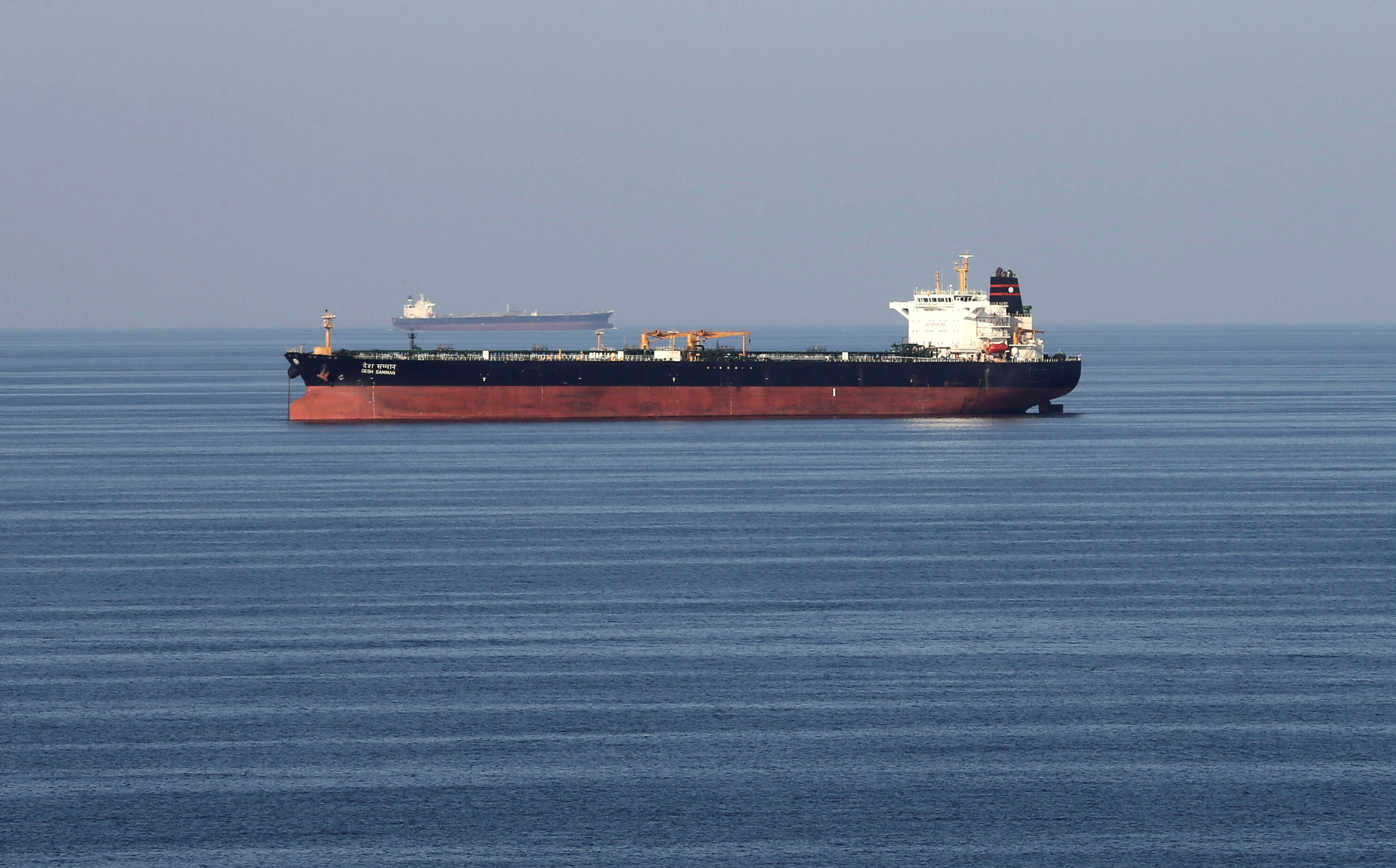 ▲▼一輛油輪行經荷莫茲海峽（Strait of Hormuz）。（圖／路透）