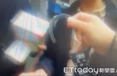 超商店員搖一搖包裹「硬硬的」機警報案 2外籍車手40分鐘被逮