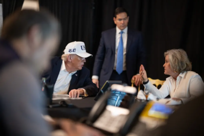 川普下令「開轟伊朗」瞬間！戰情室畫面曝　坐鎮海湖莊園