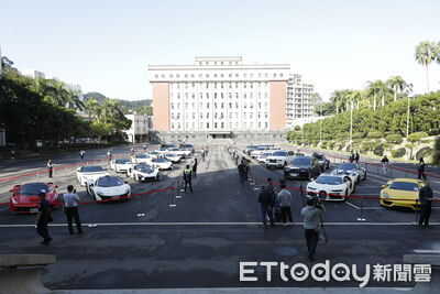 太子集團「夢幻豪車」開賣！33輛超跑大軍排開　現場如大型車展
