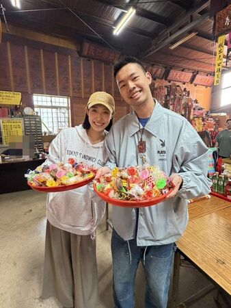 ▲粿王現身團拜。（圖／翻攝自大溪鳳山寺廣澤宮臉書）