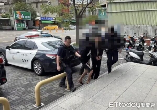 ▲▼ 將越南籍何姓男子及25歲阮姓男子移送偵辦。（圖／中壢警分局提供）