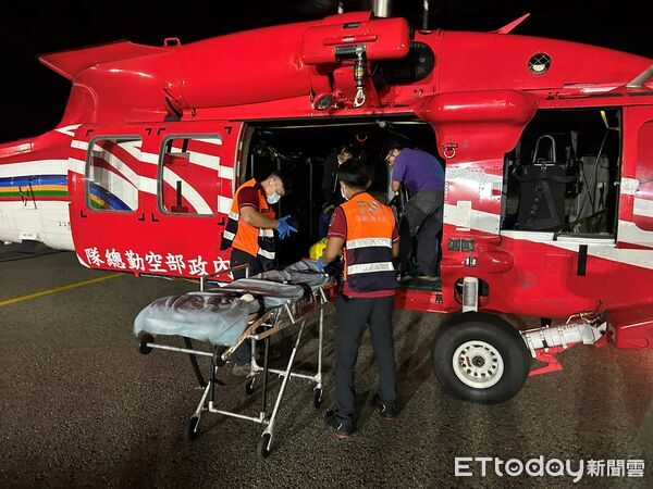 ▲空勤總隊將提升夜間後送救護量能，因應日益增加的離島就醫需求。（圖／記者張君豪翻攝）