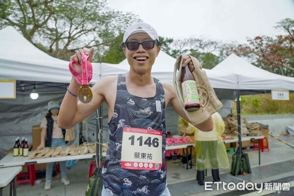 ▲四重溪溫泉自行車挑戰出發。（圖／屏東縣政府提供）