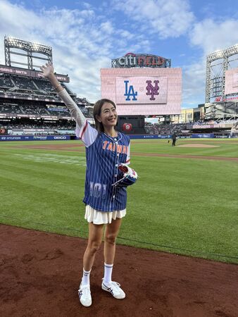 ▲▼賈永婕遭酸呼吸器換101董座　預告下一步：消費棒球。（圖／翻攝自Facebook／賈永婕的跑跳人生）