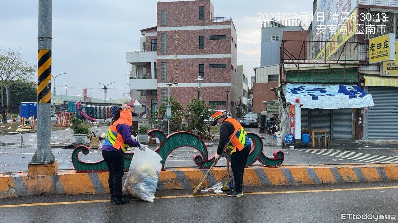 台南鹿耳門煙火萬人朝聖 環保局75人徹夜清掃4小時恢復市容