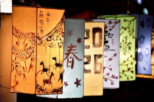 龍潭元宵迎古董接財神 蘇俊賓手繪花燈助攻龍潭燈會