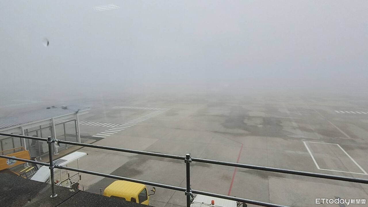 濃霧攪局!金廈、金泉小三通暫時停航 金門機場暫停起降