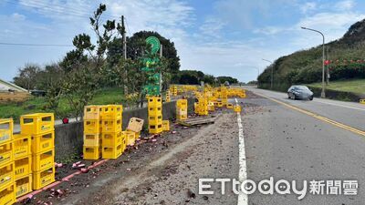 快訊／瑞芳台2線百箱米酒「整車倒」　碎玻璃滿地單線放行