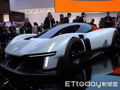 直擊／小米超跑概念車Vision GT全球首度亮相　全場「繞一圈」搶拍