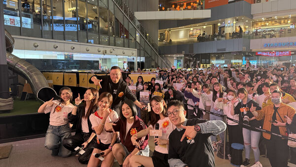 ▲《陽光女子合唱團》南下高雄、台中見粉絲。（圖／壹壹喜喜提供）