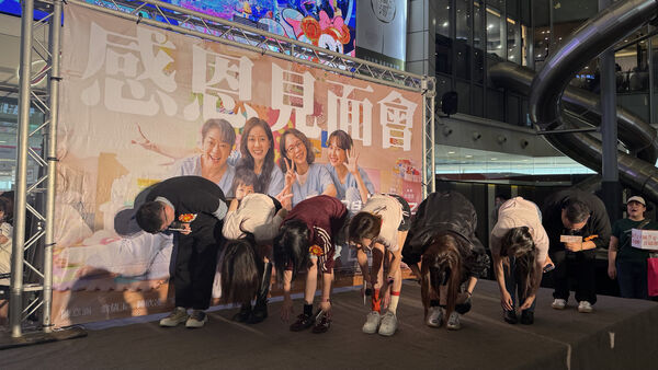 ▲《陽光女子合唱團》南下高雄、台中見粉絲。（圖／壹壹喜喜提供）