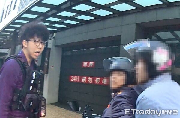 桃園婦騎車載病夫搖晃 暖警鳴笛護送就醫