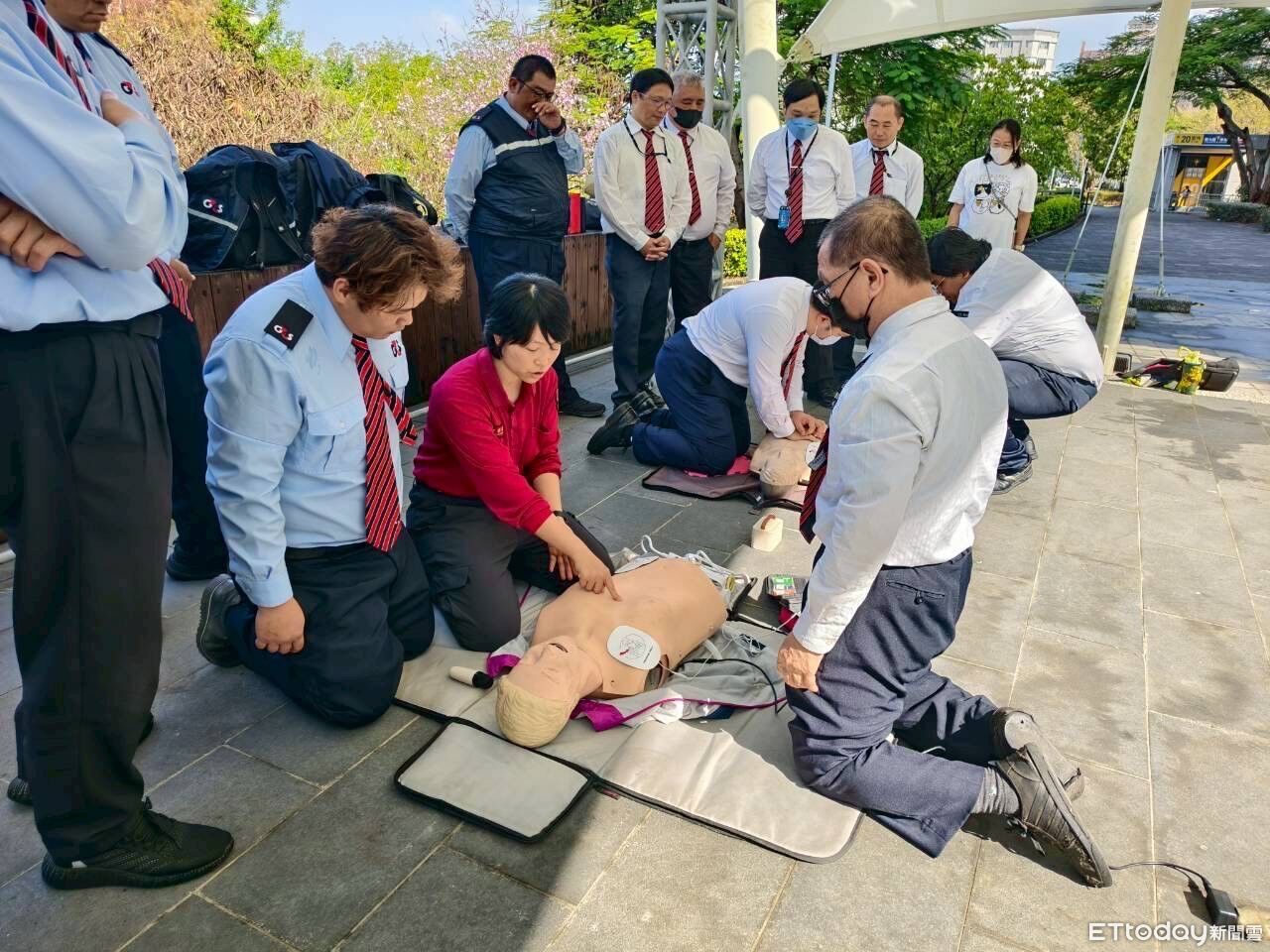 南消進駐南紡購物中心 強化第一線急救應變力