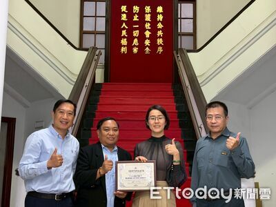 台中外事警反詐直播觸及人數亮眼　馬尼拉經文辦事處贈感謝狀