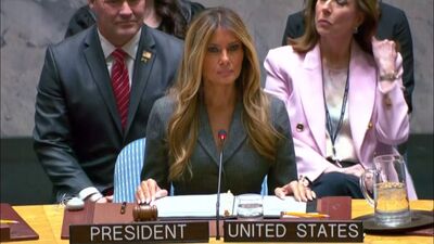 川普轟伊朗梅蘭妮亞談和平　穿DIOR套裝主持安理會