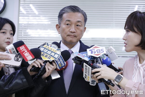 ▲▼民進黨立委王定宇遭週刊踢爆婚外情，王定宇召開記者會對外說明。（圖／記者湯興漢攝）