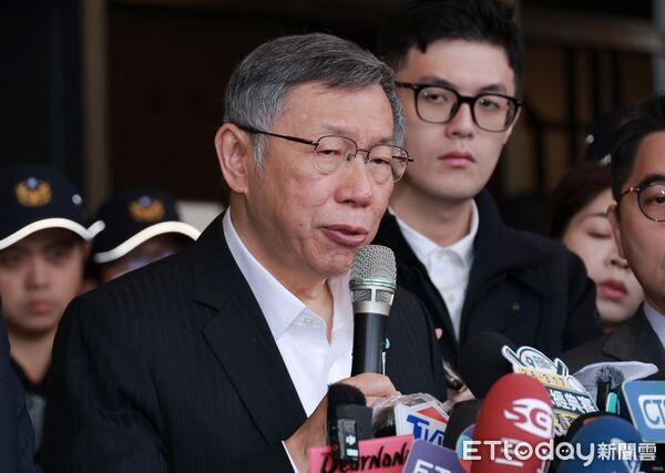 ▲▼柯文哲聲請評鑑林俊言，鄭深元，柯文哲。（圖／記者周宸亘攝）