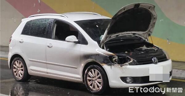 ▲台76線西向31.9公里(八卦山隧道)稍早發生火燒車。（圖／記者高堂堯翻攝、網友akatsuk_cc提供）