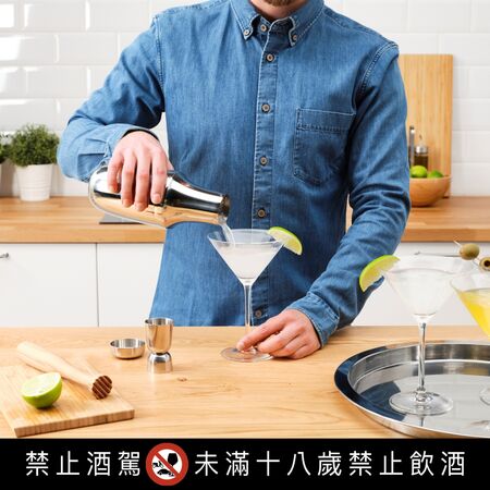 ▲環球購物中心、微風信義、IKEA應援WBC都推餐飲零食限定優惠。（圖／各業者提供）