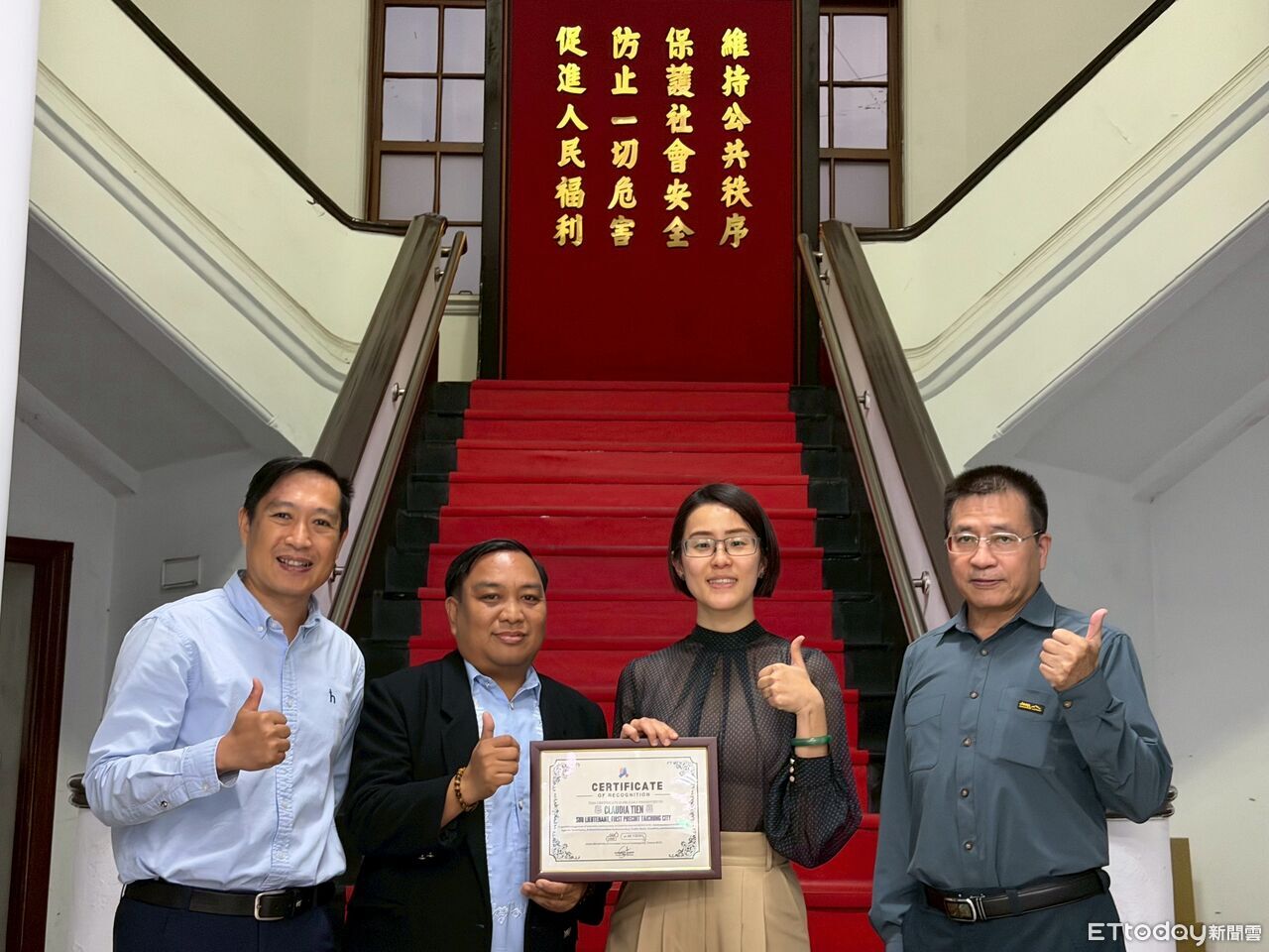 台中外事警反詐直播觸及人數亮眼 馬尼拉經文辦事處贈感謝狀