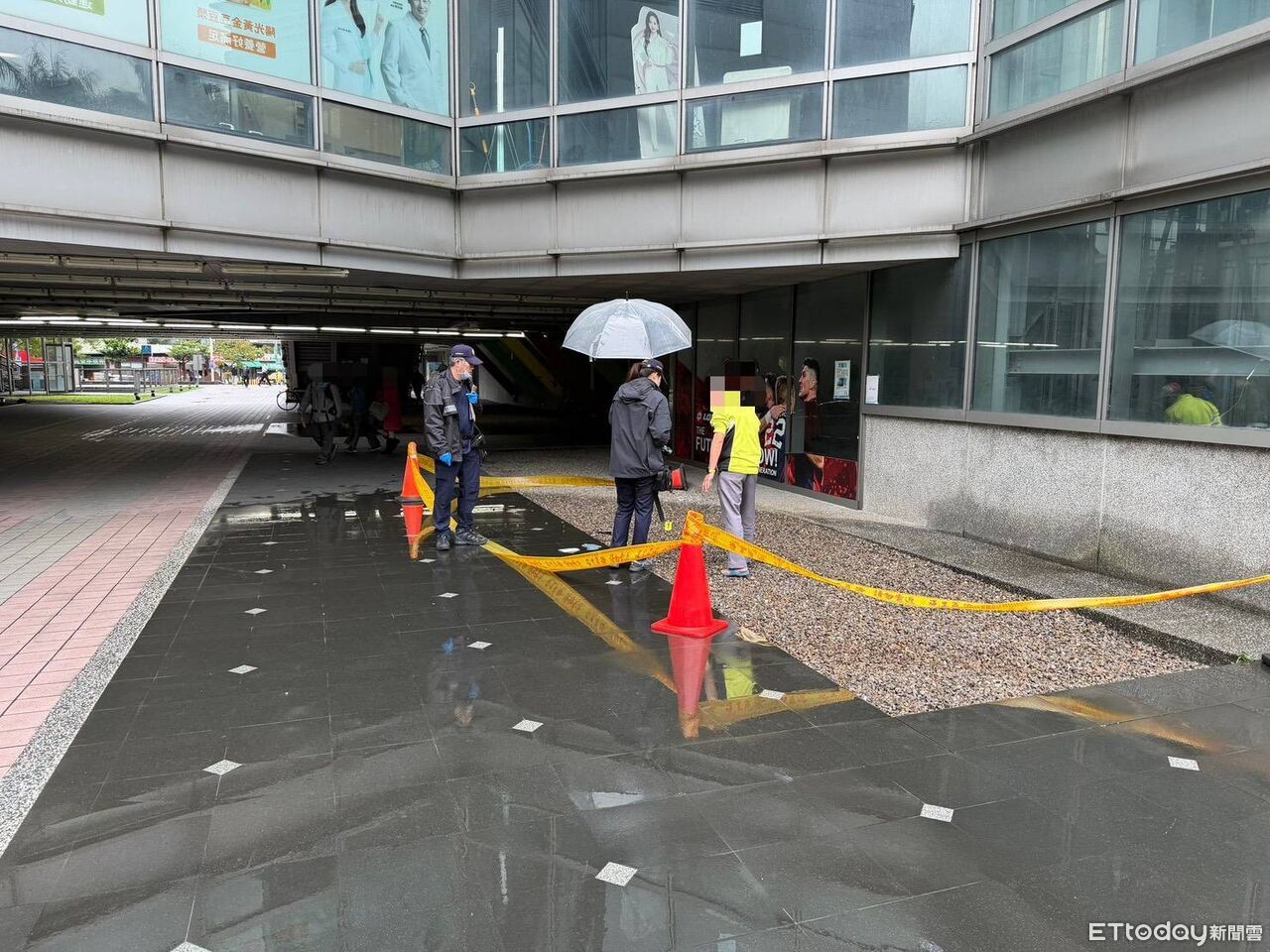 快訊/新莊國民運動中心爆墜樓! 女子「5F墜1F」頭部重創送醫亡