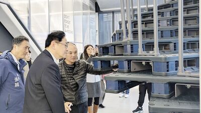 市府團隊參訪永聯物流智慧倉儲　張善政：鞏固桃園競爭地位