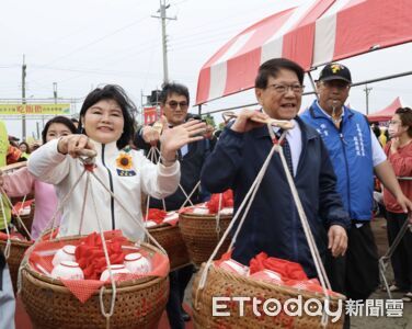百年傳承信仰民俗！馬鳴山鎮安宮遶境...吃飯擔凝聚庄頭情感