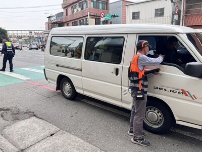 開學首週 中壢監理站聯合稽查把關幼學童乘車安全