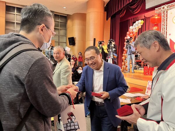 ▲新北新春就博會人潮爆滿 初媒合率達54.1%。（圖／新北市勞工局提供）