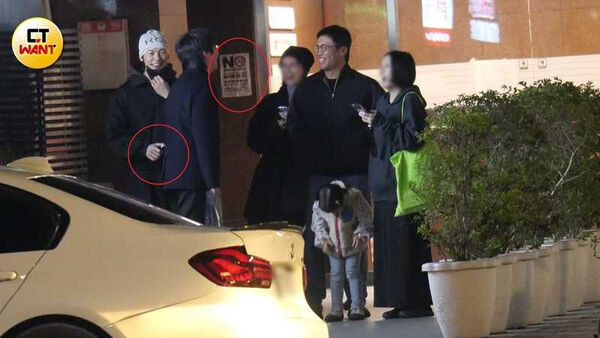 男神落單1／許光漢單身赴約被甜蜜包圍　抽加熱菸一舉動曝體貼