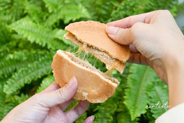 ▲▼迪化街純正麥芽餅。（圖／部落客水晶安蹄不務正業過生活授權提供）