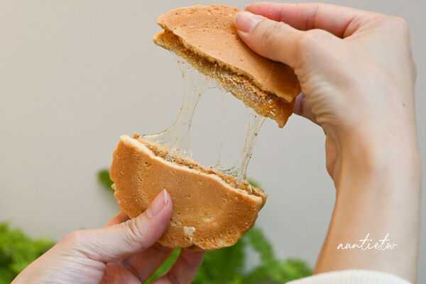▲▼迪化街純正麥芽餅。（圖／部落客水晶安蹄不務正業過生活授權提供）