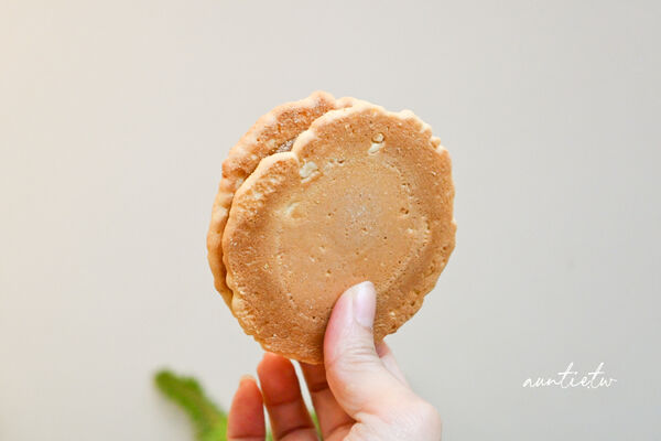 ▲▼迪化街純正麥芽餅。（圖／部落客水晶安蹄不務正業過生活授權提供）
