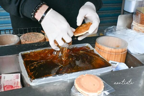 ▲▼迪化街純正麥芽餅。（圖／部落客水晶安蹄不務正業過生活授權提供）