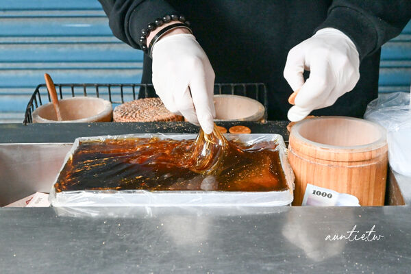 ▲▼迪化街純正麥芽餅。（圖／部落客水晶安蹄不務正業過生活授權提供）