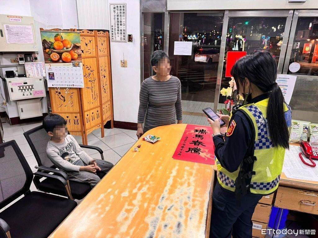 鐵道園區驚魂記!5歲童走失 潮州女警化身大姊姊暖心助團圓