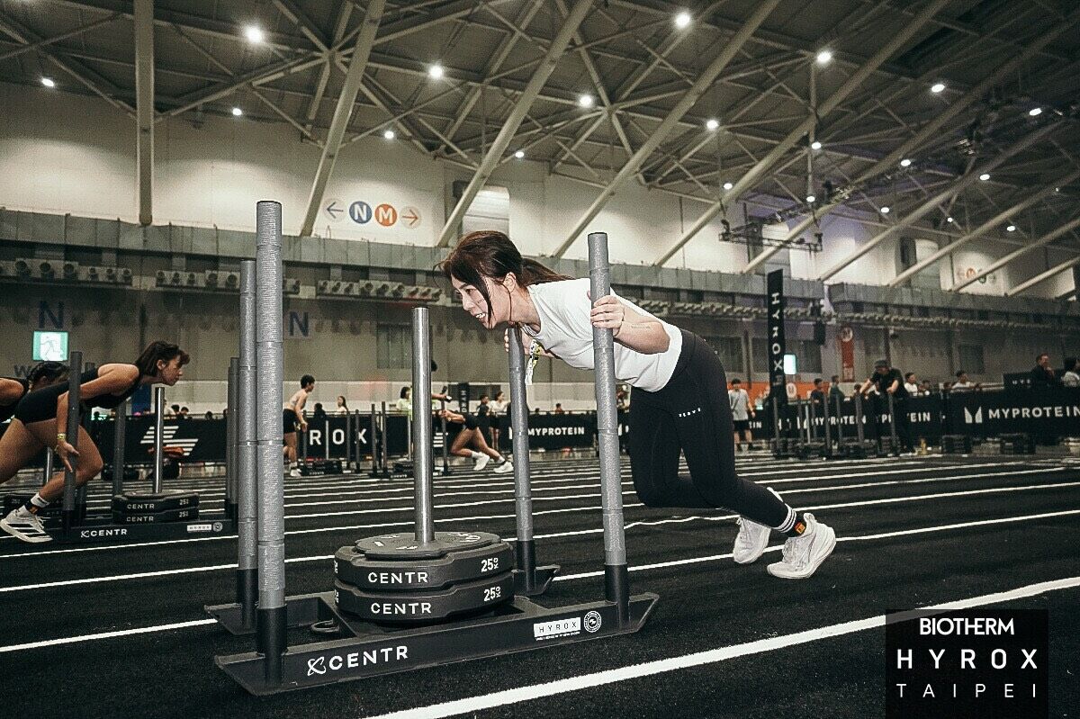 ▲▼蔡家蓁和同學一同組隊參加了近期風靡全球的全新混和運動賽事「HYROX」。（圖／想不到音樂工作室提供）