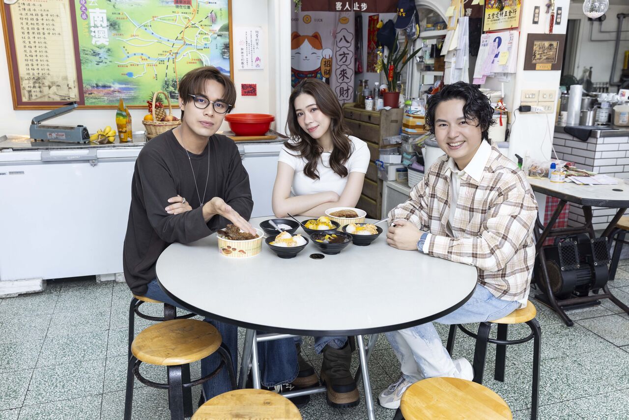 ▲▼告五人回母校捐樂器圓學弟妹音樂夢。（圖／相信音樂提供）