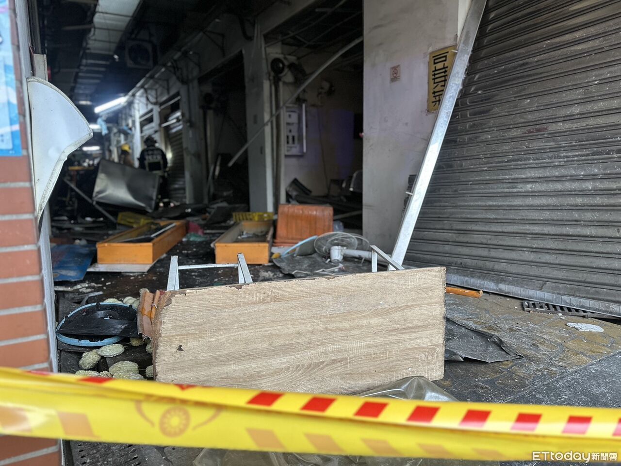 台中建國市場氣爆「電梯炸壞、天花板崩塌」 16店鋪明天停業