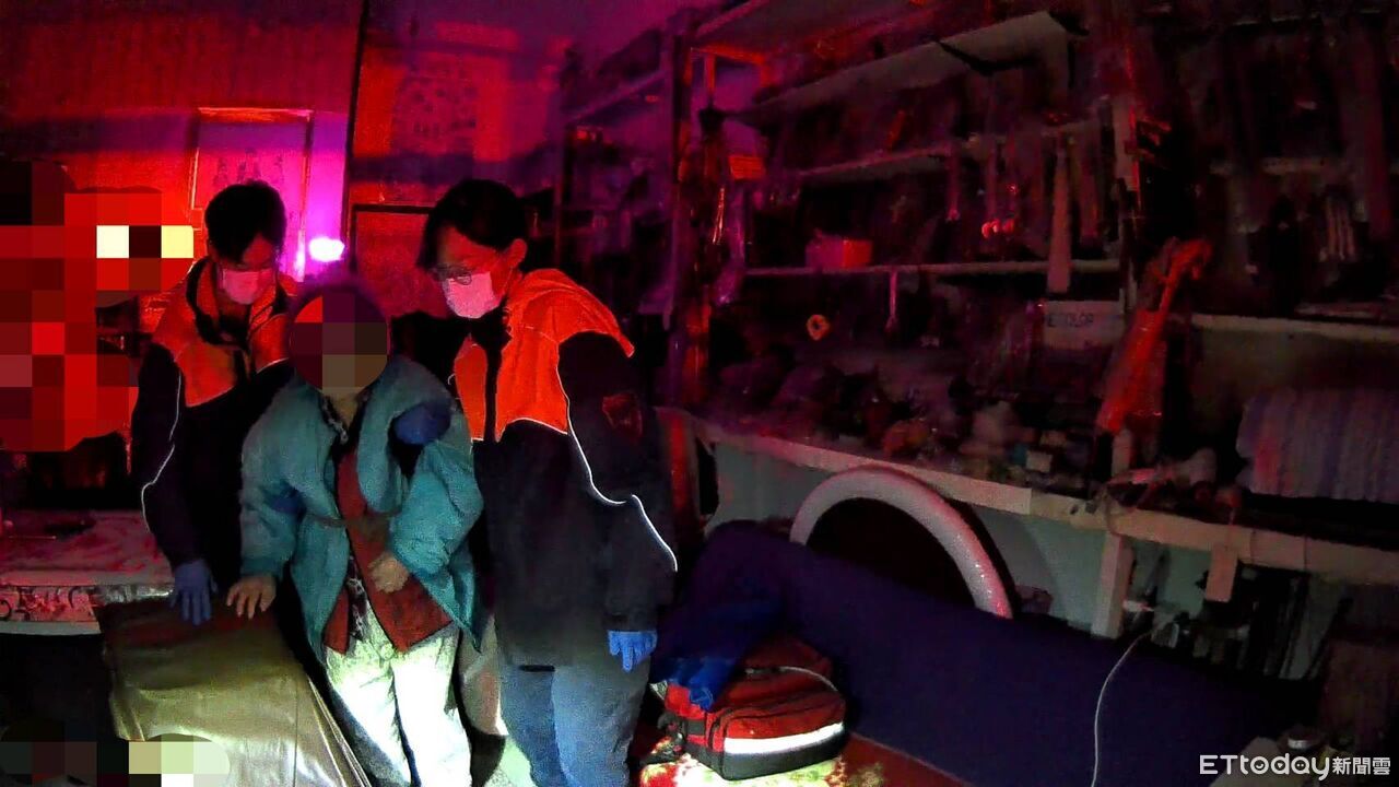 池上警消深夜守護不缺席 合力勸說助獨居長者送醫護健康