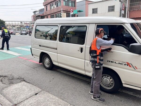 開學首週 中壢監理站聯合稽查把關幼學童乘車安全