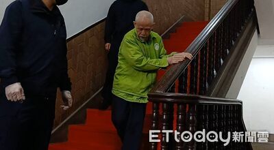 297刀剁爛全盲房東臉!殺人兇手開庭閉眼搓腳 判刑19年定讞