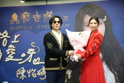 短髮老婆正爆！　蕭煌奇新婚甜喊「很幸福」揭當爸進度