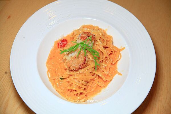 ▲▼萃99&rsquo;Caffee新農旗艦店。（圖／部落客UPSSMILE向上的微笑萍子 旅食設影授權提供）