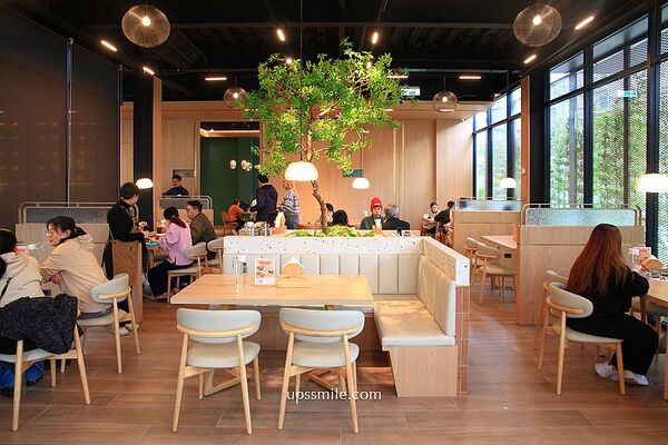 ▲▼萃99&rsquo;Caffee新農旗艦店。（圖／部落客UPSSMILE向上的微笑萍子 旅食設影授權提供）