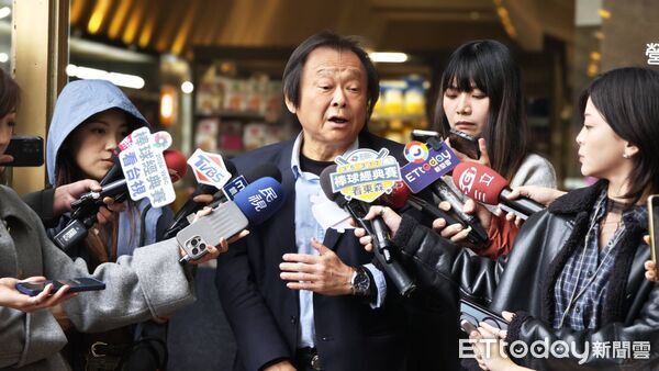 ▲▼民進黨立委王世堅受訪。（圖／記者陳煥丞攝）