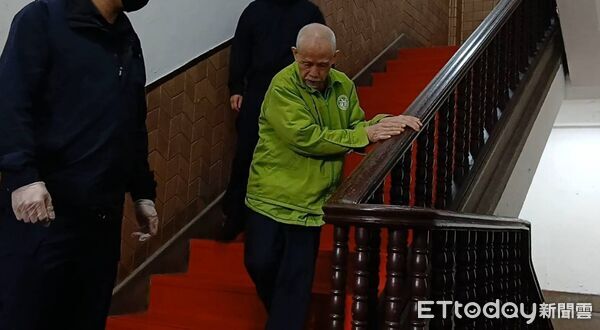 ▲▼老翁陳進財，297刀殺害二房東，高等法院出庭。（圖／記者吳銘峯攝）