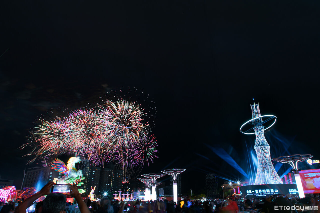 2026台灣燈會嘉義璀璨開幕 「世界的阿里山」主燈點亮科技願景